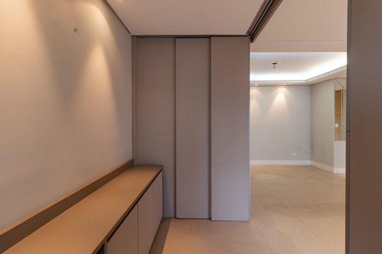 Compra apartamento em Pompeia, 3 quartos, 1 suíte, varanda, aceita pets. — Escritório