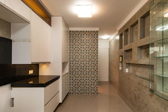 Compra apartamento em Pompeia, 3 quartos, 1 suíte, varanda, aceita pets. — Cozinha