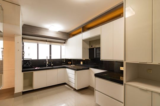 Compra apartamento em Pompeia, 3 quartos, 1 suíte, varanda, aceita pets. — Cozinha
