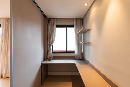 Compra apartamento em Pompeia, 3 quartos, 1 suíte, varanda, aceita pets. — Escritório