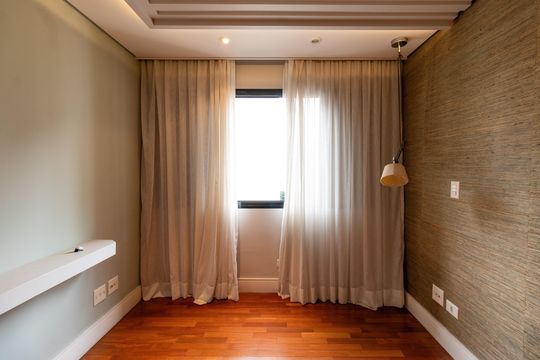 Compra apartamento em Pompeia, 3 quartos, 1 suíte, varanda, aceita pets. — Quarto 2