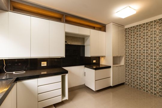 Compra apartamento em Pompeia, 3 quartos, 1 suíte, varanda, aceita pets. — Cozinha