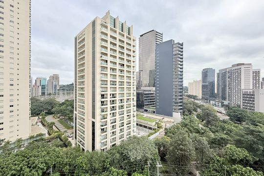 Apartamento mobiliado com 2 quartos e varanda para comprar. Aceitam animais de estimação. — Vista Suíte 2