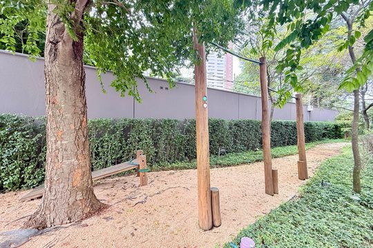 Apartamento mobiliado com 2 quartos e varanda para comprar. Aceitam animais de estimação. — Academia Externa