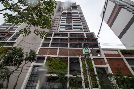 Apartamento mobiliado com 2 quartos e churrasqueira. Compra ideal com churrasqueira no condomínio. — Fachada do Prédio