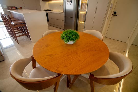 Apartamento mobiliado com 2 quartos e churrasqueira. Compra ideal com churrasqueira no condomínio. — Copa