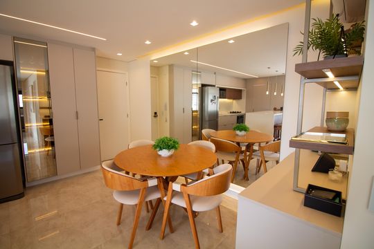 Apartamento mobiliado com 2 quartos e churrasqueira. Compra ideal com churrasqueira no condomínio. — Copa