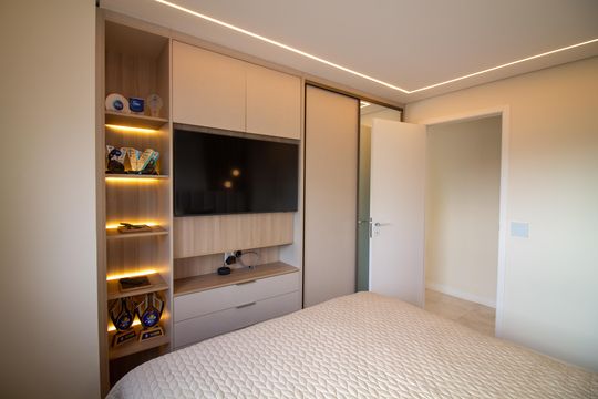 Apartamento mobiliado com 2 quartos e churrasqueira. Compra ideal com churrasqueira no condomínio. — Suíte 2