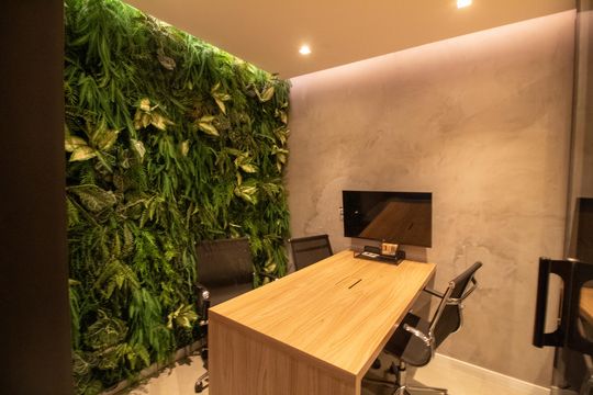 Apartamento mobiliado com 2 quartos e churrasqueira. Compra ideal com churrasqueira no condomínio. — Área comum - Coworking