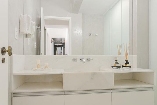 Apartamento no Jardim America com 2 quartos, 1 suíte e closet. Oportunidades de compra imperdíveis! — Banheiro