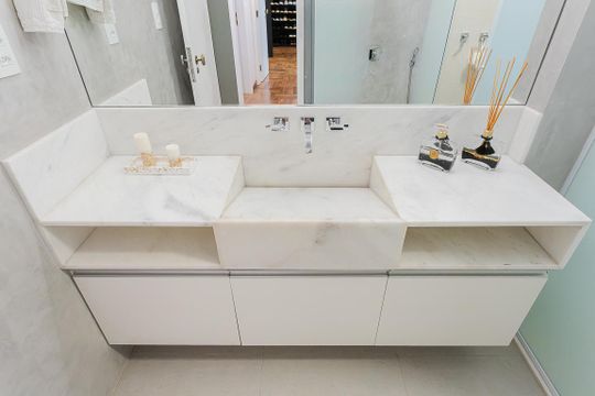 Apartamento no Jardim America com 2 quartos, 1 suíte e closet. Oportunidades de compra imperdíveis! — Banheiro