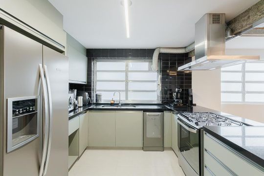 Apartamento no Jardim America com 2 quartos, 1 suíte e closet. Oportunidades de compra imperdíveis! — Cozinha