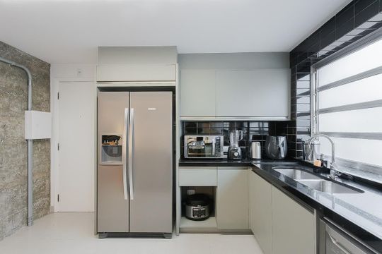 Apartamento no Jardim America com 2 quartos, 1 suíte e closet. Oportunidades de compra imperdíveis! — Cozinha