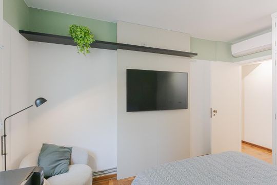 Apartamento no Jardim America com 2 quartos, 1 suíte e closet. Oportunidades de compra imperdíveis! — Quarto