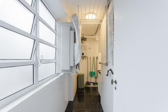 Apartamento no Jardim America com 2 quartos, 1 suíte e closet. Oportunidades de compra imperdíveis! — Área de Serviço