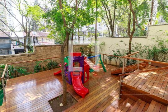 Apartamento à venda, com 233 m², 3 quartos e 4 vagas — Playground