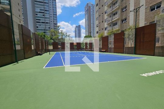 Apartamento à venda, com 233 m², 3 quartos e 4 vagas — Quadra Esportiva