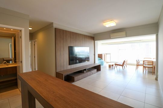 Comprar apartamento mobiliado no Brooklin com 3 suítes, academia e piscina no condomínio. — foto 1