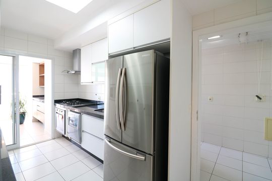 Comprar apartamento mobiliado no Brooklin com 3 suítes, academia e piscina no condomínio. — foto 12