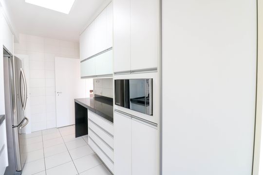 Comprar apartamento mobiliado no Brooklin com 3 suítes, academia e piscina no condomínio. — foto 14