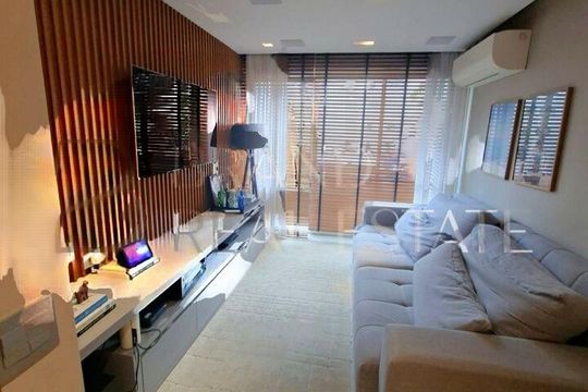 Apartamento mobiliado com 3 quartos, varanda e piscina. Ideal para comprar e aceitar animais. — foto 1