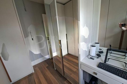 Apartamento mobiliado com 3 quartos, varanda e piscina. Ideal para comprar e aceitar animais. — foto 11