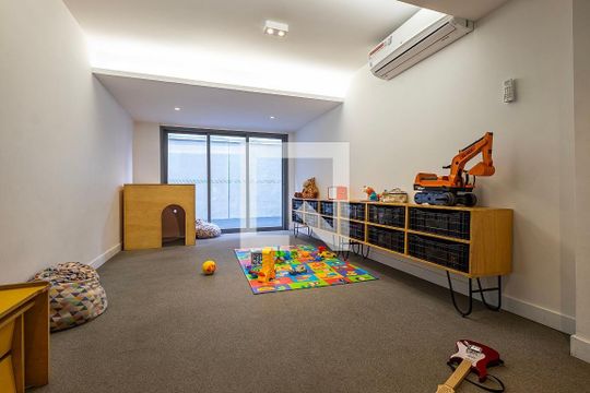 Apartamento à venda, com 145 m², 3 quartos e 3 vagas — Brinquedoteca