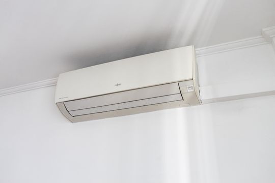 Compra de apartamento: 5 quartos, varanda, churrasqueira no condomínio. Animais permitidos. — Suíte