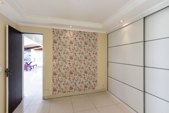 Compra de apartamento: 5 quartos, varanda, churrasqueira no condomínio. Animais permitidos. — Rooftop - Quarto 1 - Suite
