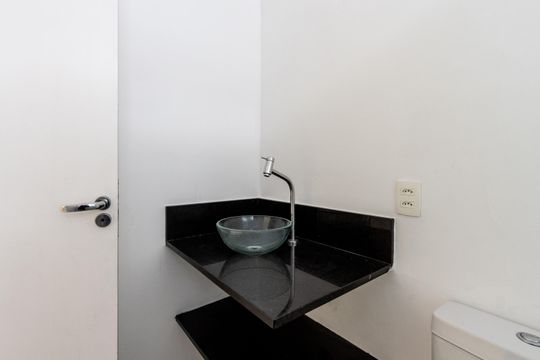 Compra de apartamento: 5 quartos, varanda, churrasqueira no condomínio. Animais permitidos. — Rooftop - Quarto 1 - Banheiro da Suite