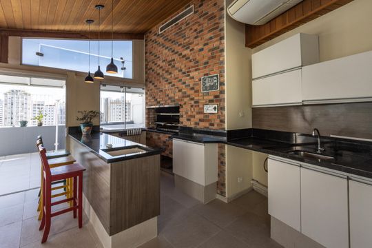Compra de apartamento: 5 quartos, varanda, churrasqueira no condomínio. Animais permitidos. — Rooftop - Sala Gourmet