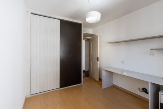 Compra de apartamento: 5 quartos, varanda, churrasqueira no condomínio. Animais permitidos. — Quarto 