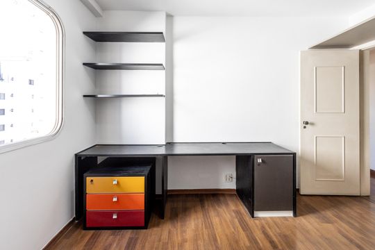 Compra de apartamento: 5 quartos, varanda, churrasqueira no condomínio. Animais permitidos. — Quarto 2
