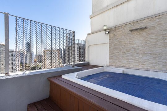 Compra de apartamento: 5 quartos, varanda, churrasqueira no condomínio. Animais permitidos. — Rooftop - Terraço