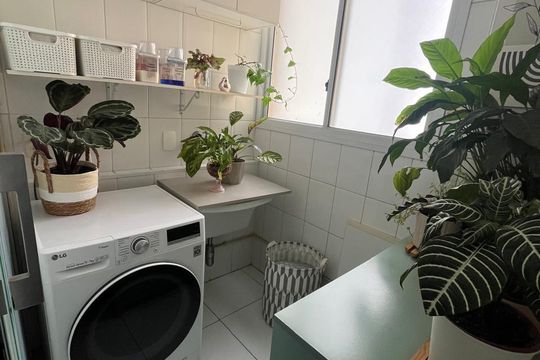 Apartamento na Vila Anglo Brasileira com 3 quartos, sendo 1 suíte, varanda e academia no condomínio. Compra ideal! — Área de Serviço