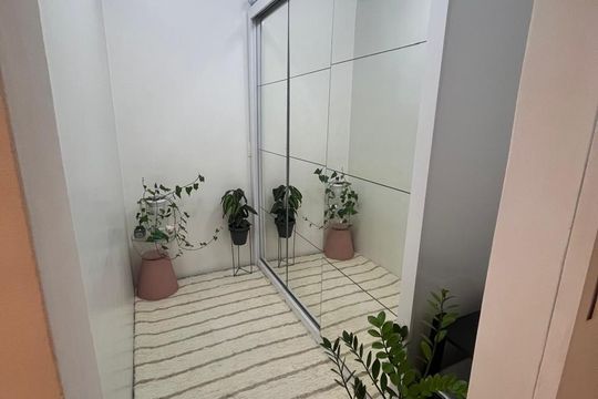 Apartamento na Vila Anglo Brasileira com 3 quartos, sendo 1 suíte, varanda e academia no condomínio. Compra ideal! — Closet