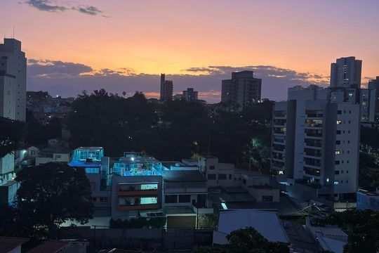 Apartamento na Vila Anglo Brasileira com 3 quartos, sendo 1 suíte, varanda e academia no condomínio. Compra ideal! — Vista
