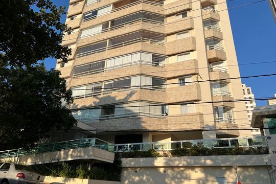 Apartamento na Vila Anglo Brasileira com 3 quartos, sendo 1 suíte, varanda e academia no condomínio. Compra ideal! — Fachada