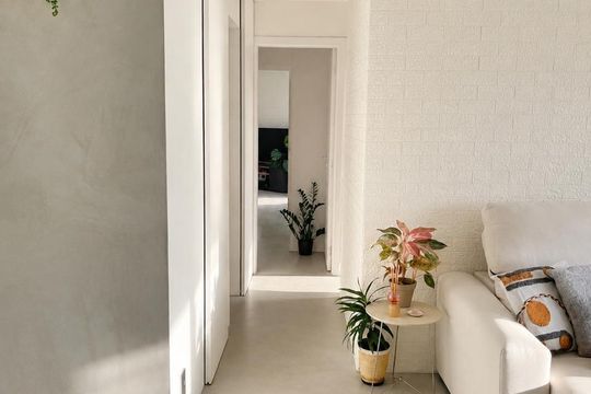 Apartamento na Vila Anglo Brasileira com 3 quartos, sendo 1 suíte, varanda e academia no condomínio. Compra ideal! — Corredor