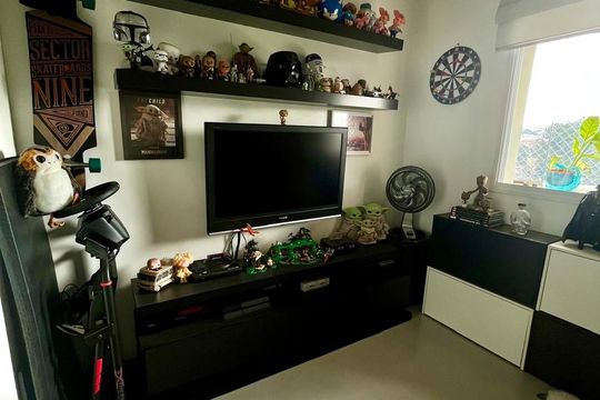 Apartamento na Vila Anglo Brasileira com 3 quartos, sendo 1 suíte, varanda e academia no condomínio. Compra ideal! — Quarto