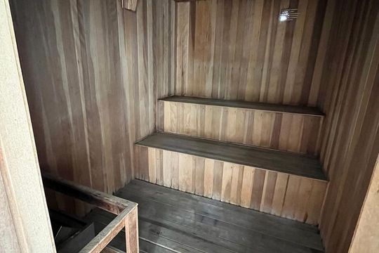 Apartamento na Vila Anglo Brasileira com 3 quartos, sendo 1 suíte, varanda e academia no condomínio. Compra ideal! — Sauna