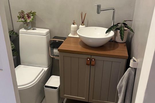 Apartamento na Vila Anglo Brasileira com 3 quartos, sendo 1 suíte, varanda e academia no condomínio. Compra ideal! — Banheiro