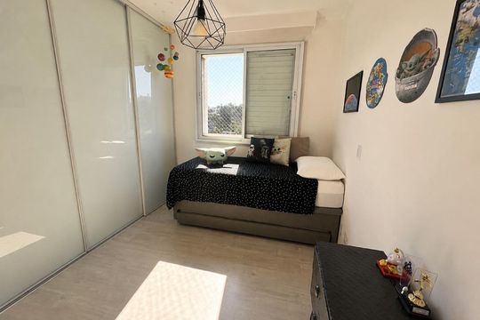 Apartamento na Vila Anglo Brasileira com 3 quartos, sendo 1 suíte, varanda e academia no condomínio. Compra ideal! — Quarto
