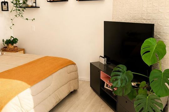 Apartamento na Vila Anglo Brasileira com 3 quartos, sendo 1 suíte, varanda e academia no condomínio. Compra ideal! — Quarto