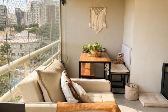 Apartamento na Vila Anglo Brasileira com 3 quartos, sendo 1 suíte, varanda e academia no condomínio. Compra ideal! — Varanda