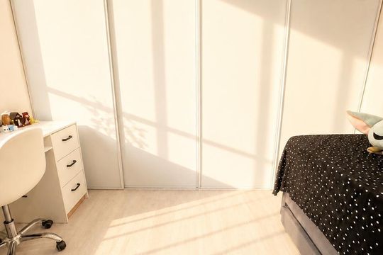 Apartamento na Vila Anglo Brasileira com 3 quartos, sendo 1 suíte, varanda e academia no condomínio. Compra ideal! — Quarto