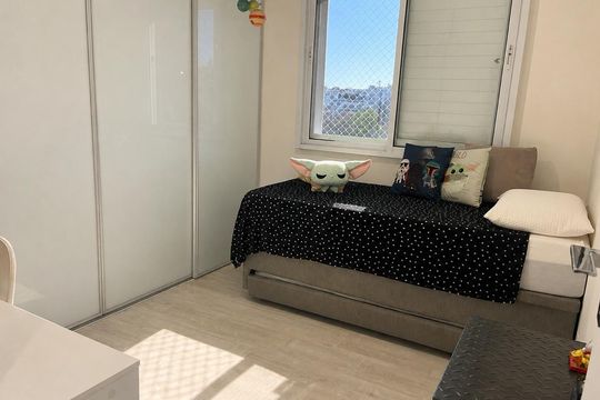 Apartamento na Vila Anglo Brasileira com 3 quartos, sendo 1 suíte, varanda e academia no condomínio. Compra ideal! — Quarto