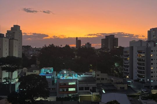 Apartamento na Vila Anglo Brasileira com 3 quartos, sendo 1 suíte, varanda e academia no condomínio. Compra ideal! — Vista