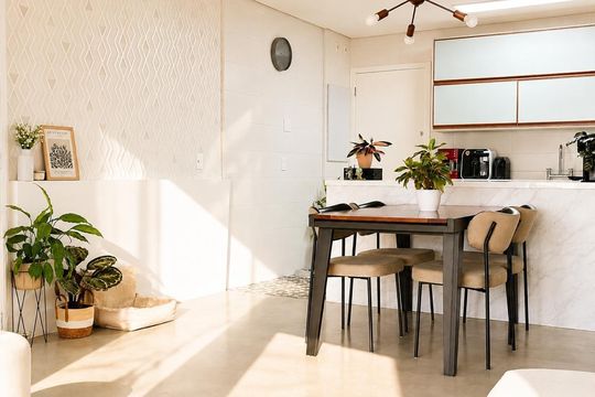 Apartamento na Vila Anglo Brasileira com 3 quartos, sendo 1 suíte, varanda e academia no condomínio. Compra ideal! — Sala de Jantar