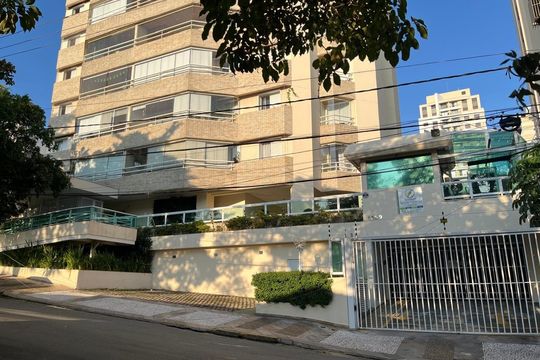 Apartamento na Vila Anglo Brasileira com 3 quartos, sendo 1 suíte, varanda e academia no condomínio. Compra ideal! — Fachada